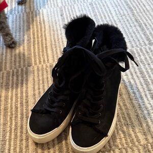 Black UGG sneakers size 7